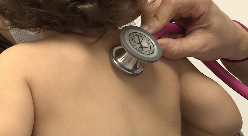 Els pediatres estan pendents a l'evolució dels casos de bronquiolitis 