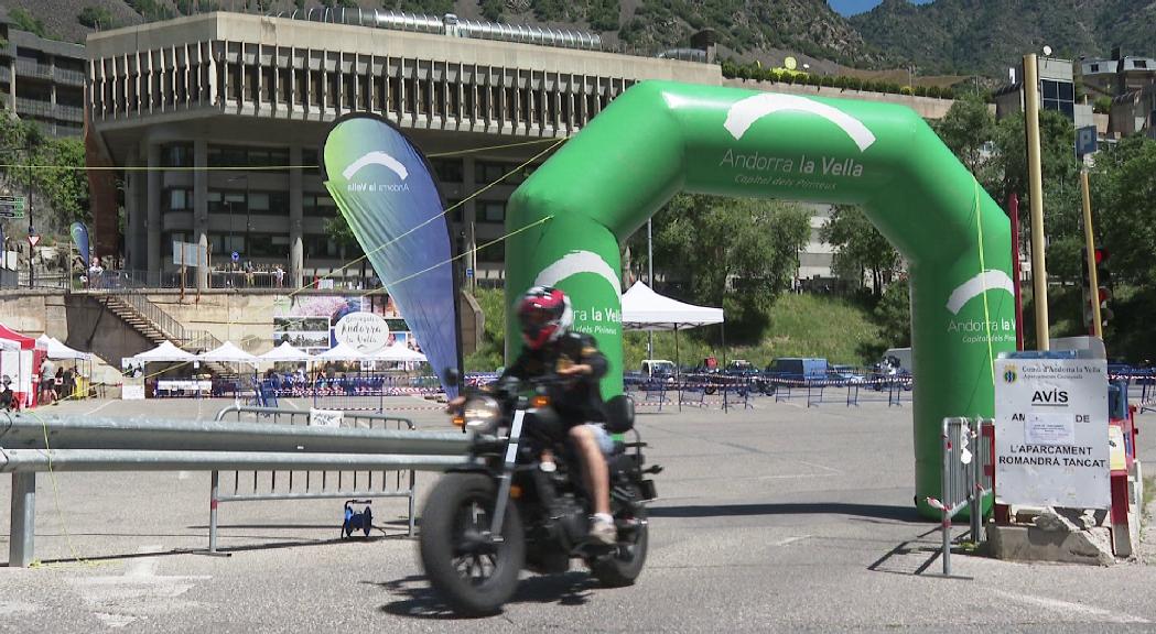 La Penya Motorista L'Esquirol celebra la quarta Rider 468 amb quasi 100 participants