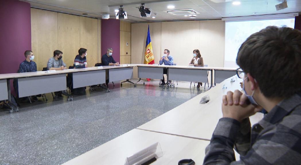 El pla nacional de la Infància i l'Adolescència estarà enllestit en poques setmanes 