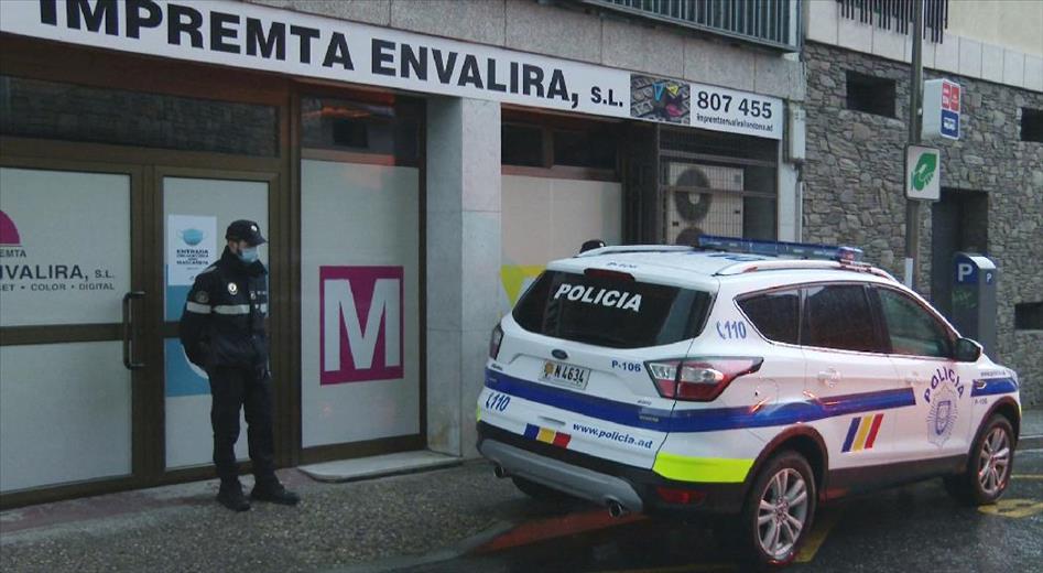 La policia busca una tercera persona implicada en el tràfi