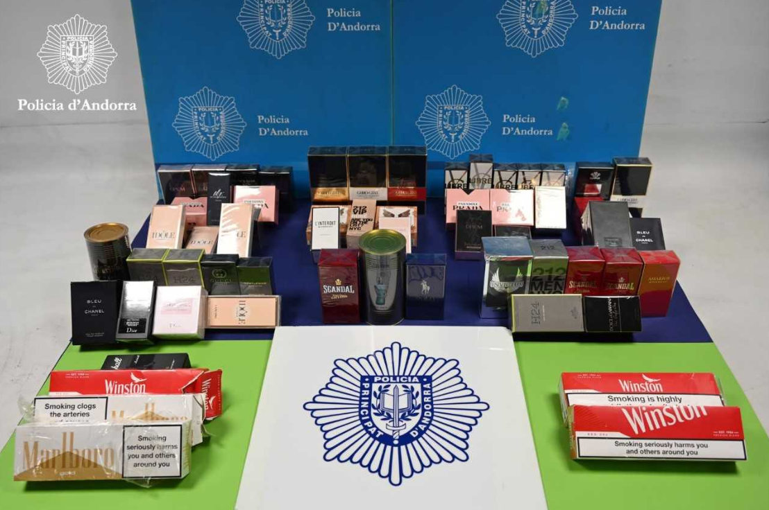 La Policia deté cinc persones per furtar perfums i tabac en establiments de l'eix comercial