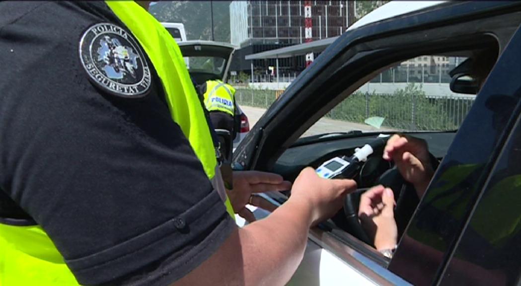 Detingut per conduir amb una taxa d'alcohol que multiplica per 10 el màxim permès