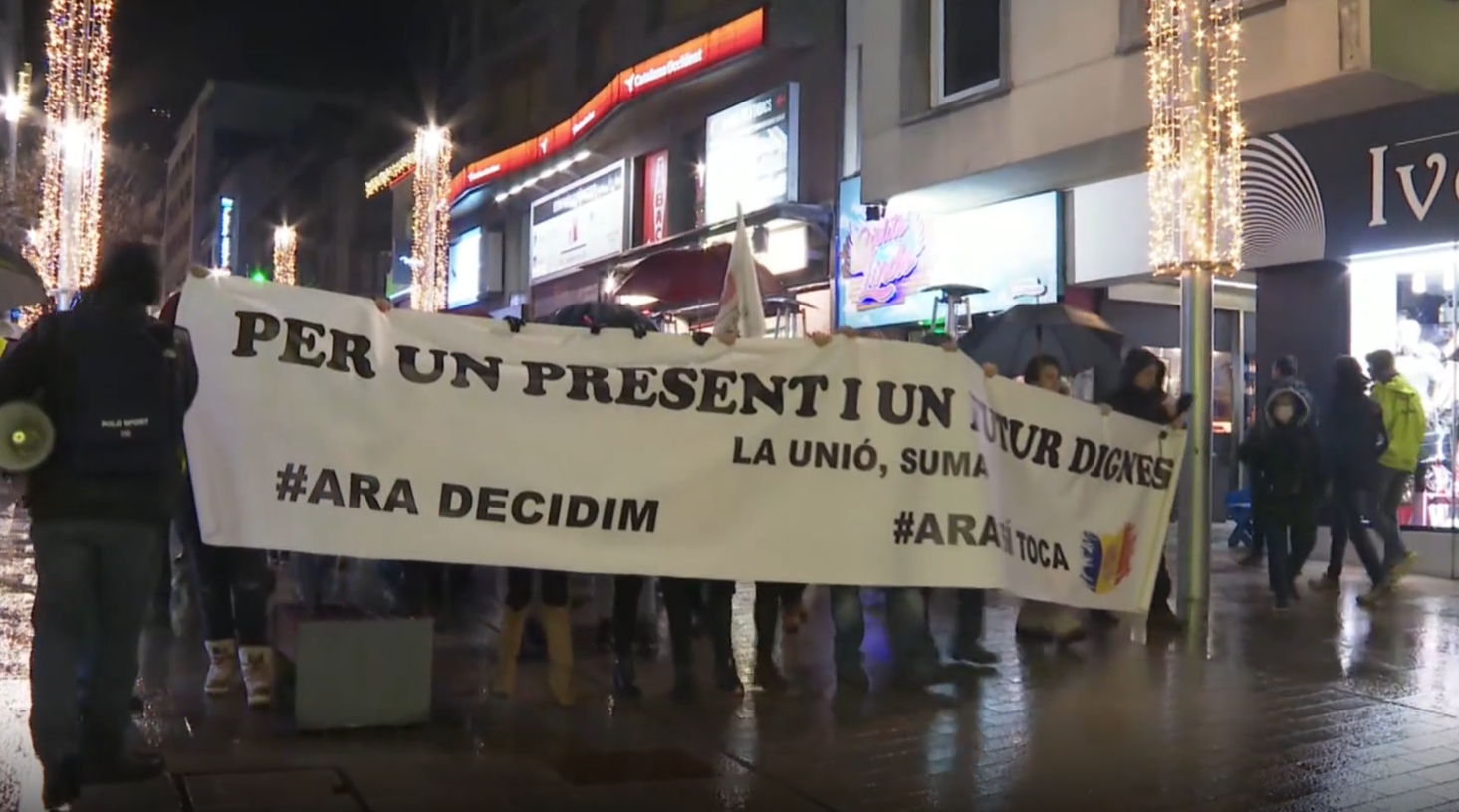 La policia deté un home per desobediència a l'autoritat en el marc de la manifestació dels sindicats