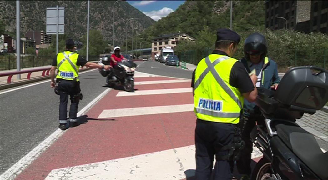 La policia engega una nova campanya de controls centrada en les motos