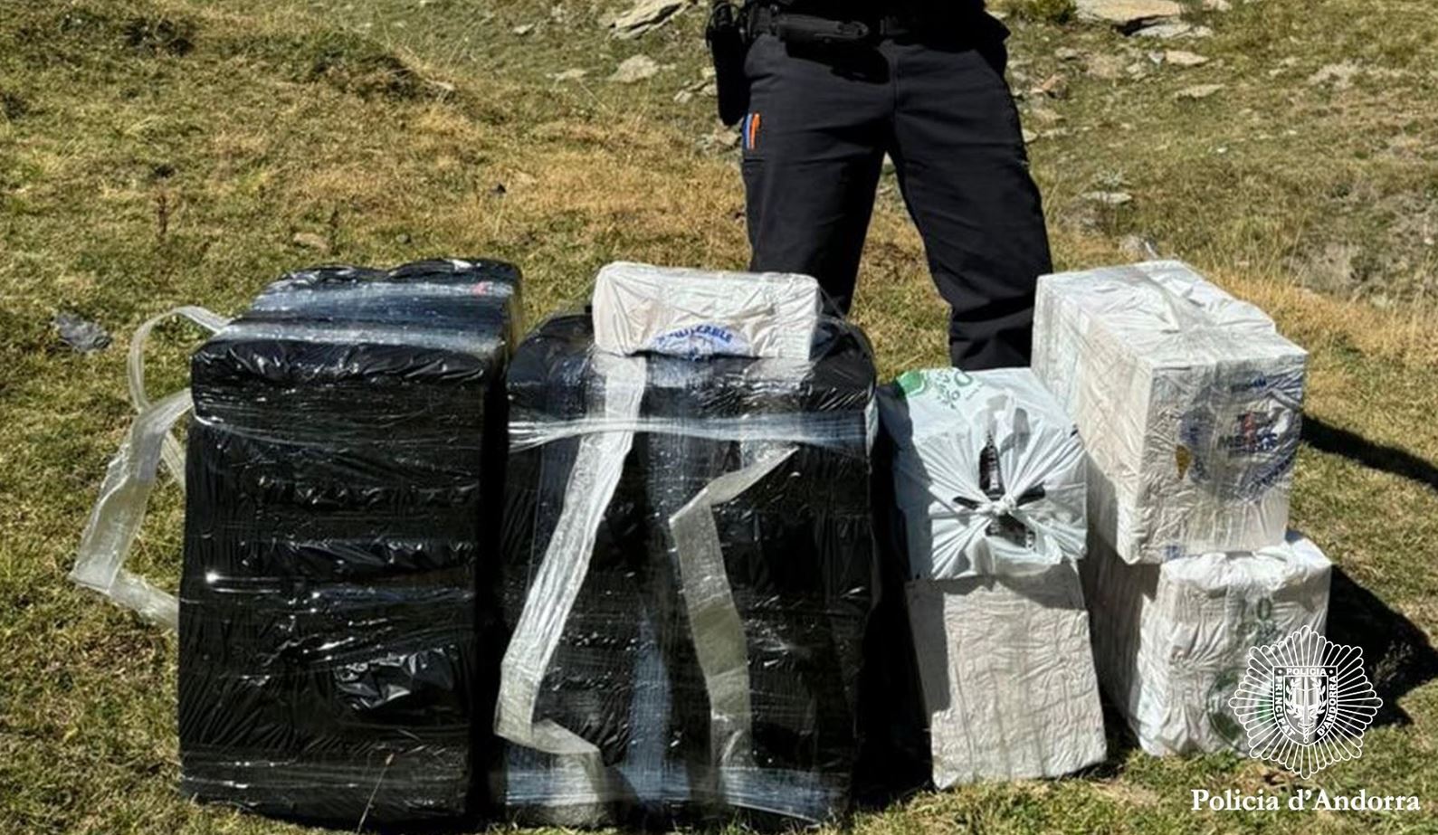 La policia intercepta 3.000 paquets de tabac de contraban