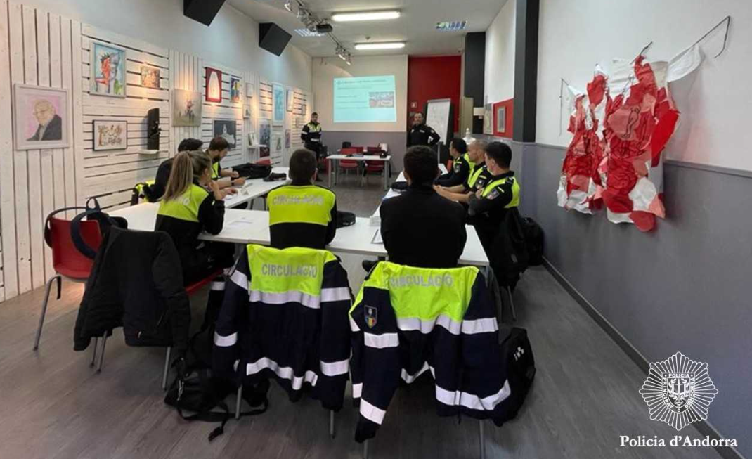 La Policia investiga furts amb força en cotxes en un aparcament de Canillo