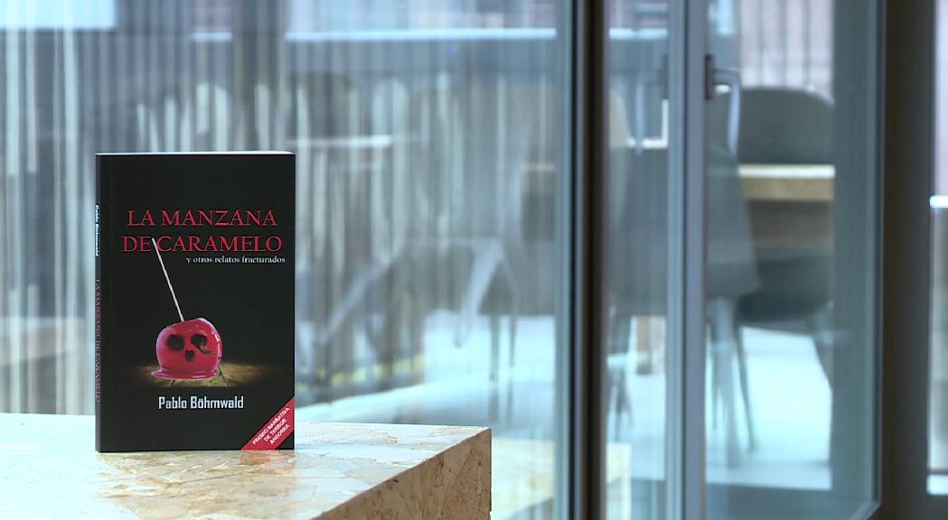 'La poma de caramel' vol anar més enllà de l'audiollibre