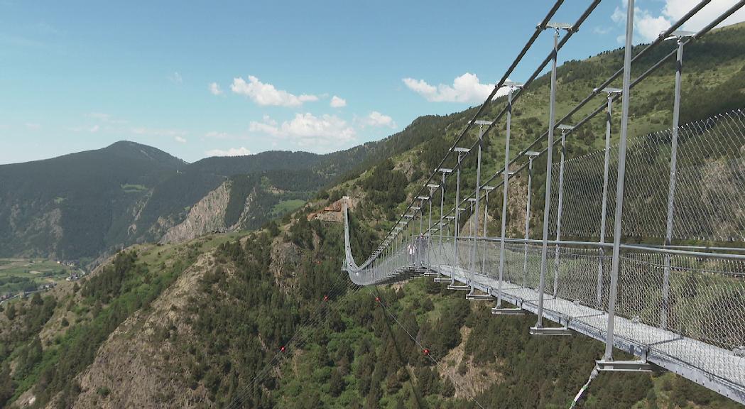 El pont tibetà agrada, però alguns consideren que el preu és elevat 