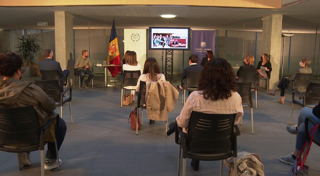 El populisme i el paper dels mitjans de comunicació centren una taula rodona al Consell