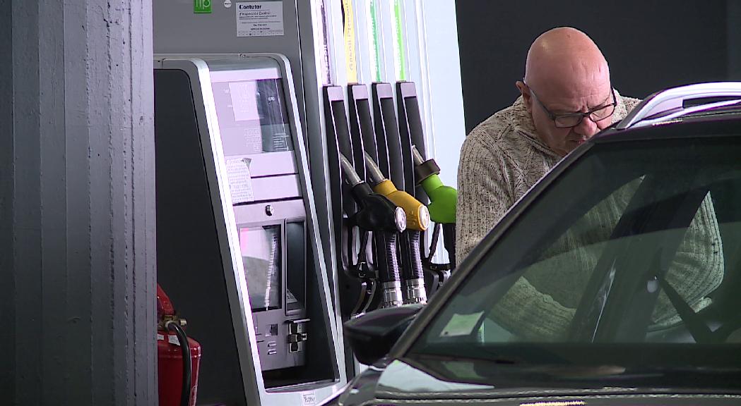 Els preus mitjans dels carburants s'apugen prop d'un 50% en un any