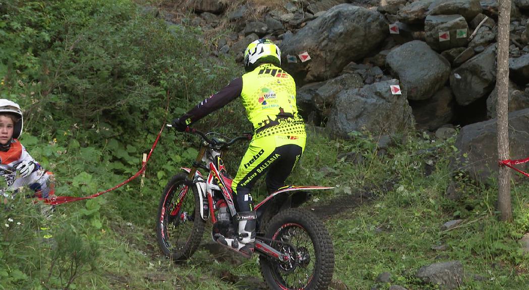 El primer dia de competició al Trial 2 d'Arinsal aplega 300 pilots