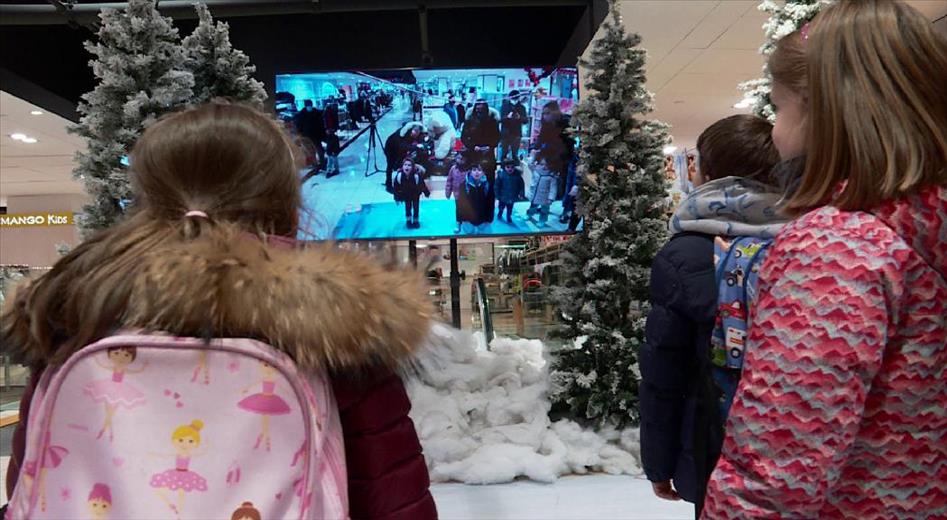 Amb turistes o sense, Andorra va agafant color de Nadal. Ho hem p