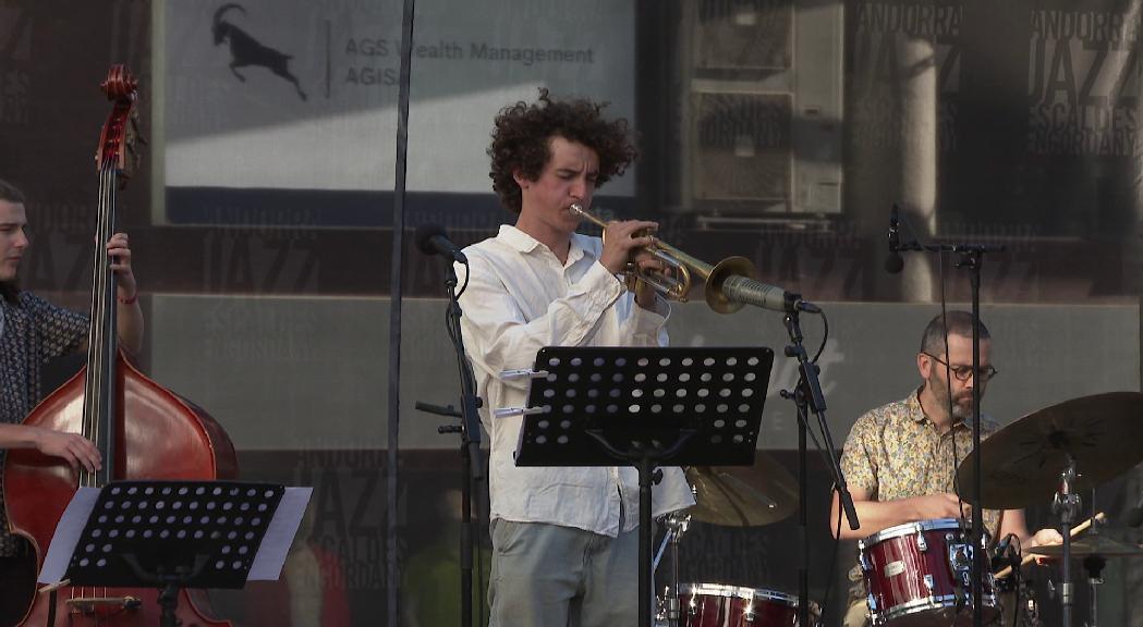 El quartet de Víctor Carrascosa omple la plaça Coprínceps en el segon dia del Festival internacional de jazz