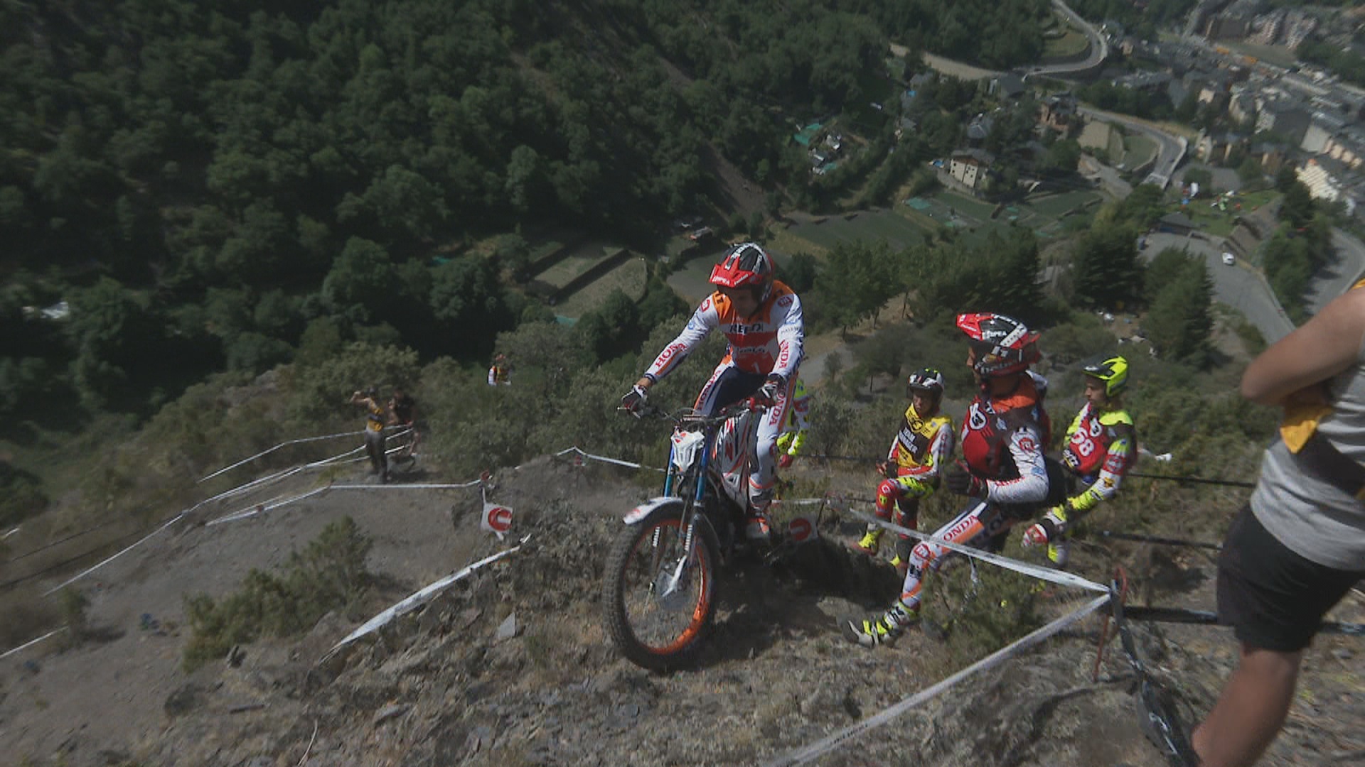 Raga i Bou es jugaran la victòria en la segona jornada del Mundial de Trial