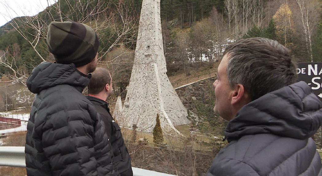 La remodelació del mur d'escalada i la insistència en el circuit turístic centren el quart dia de campanya a Canillo