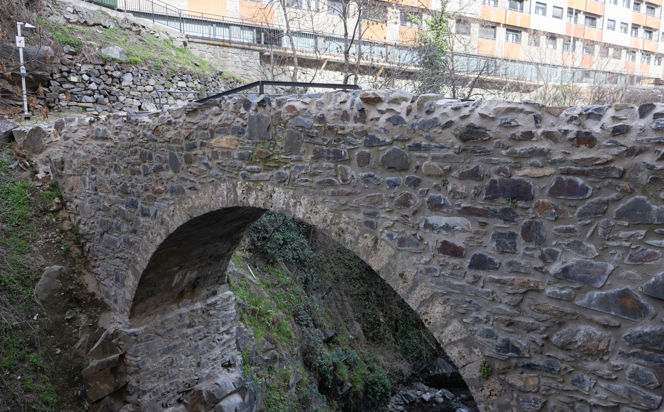 Reobre al públic el pont dels Escalls