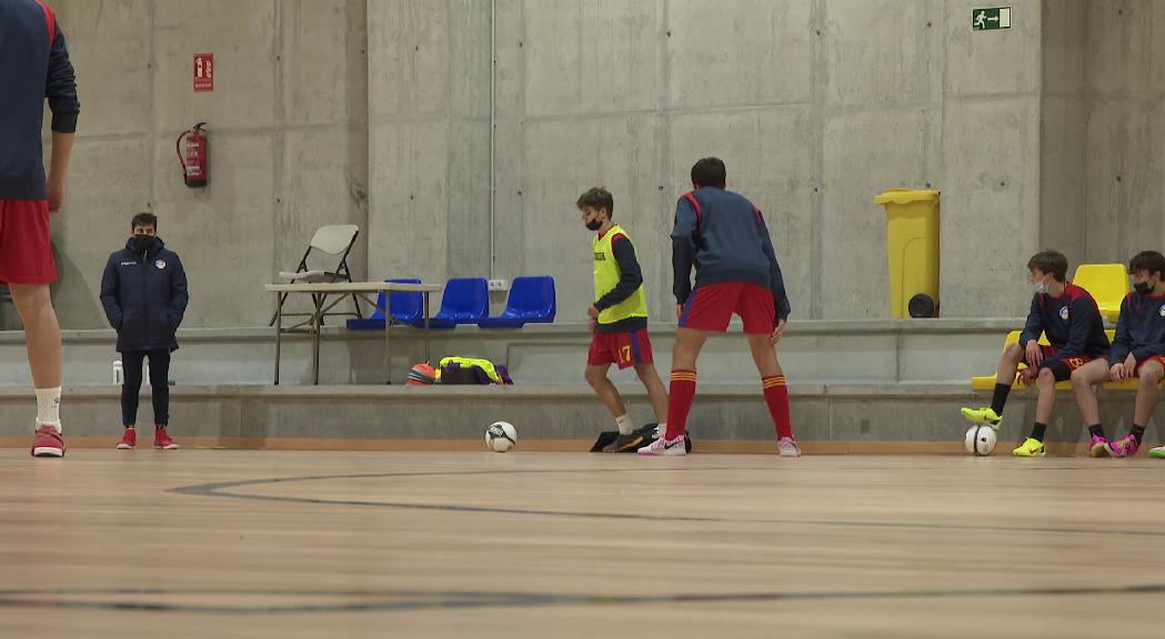 Reportatge: Bon rotllo, il·lusió i talent, les claus de l'èxit de la selecció sub-19 de futbol sala