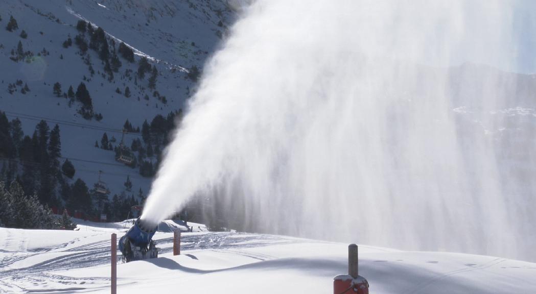 Reportatge: La creació i el tractament de la neu, una tasca en evolució permanent