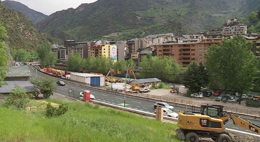 Es reprenen les obres del vial de Sant Julià