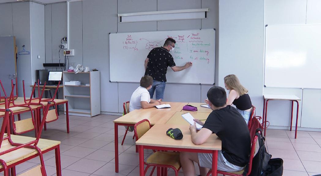 Els responsables del projecte de voluntariat docent el qualifiquen d'"èxit" i creuen que servirà d'assaig per a la tornada a l'escola