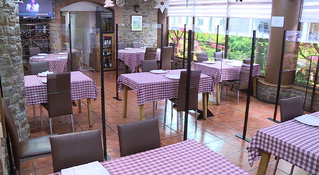 Els restaurants que obren per Nadal ho fan amb la meitat de la plantilla i de clients