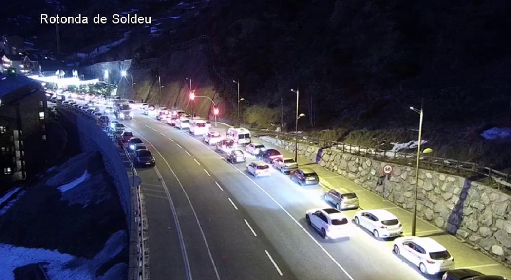 Retencions i cues a les carreteres d'Andorra aquest cap de setmana 