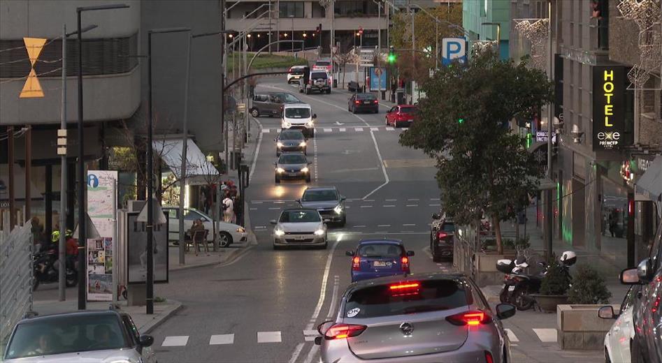 La sortida de vehicles coincidint amb el darrer dia del pont de T