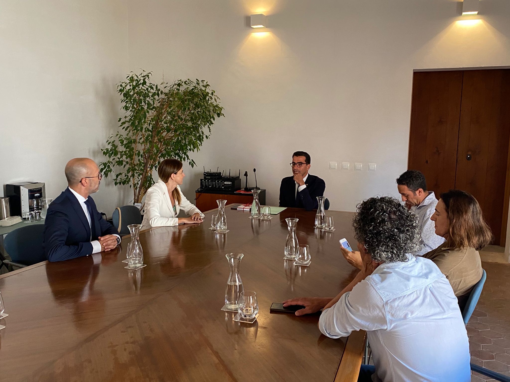 Riva es reuneix amb el conseller del govern de les Illes Balears per avançar en el reconeixement dels diplomes oficials de llengua catalana
