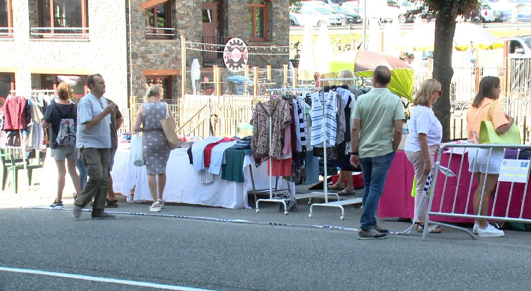 La ruta de la tapa, una concentració de cotxes i un mercat benèfic centren el segon dia de la Festa Major d'Arinsal