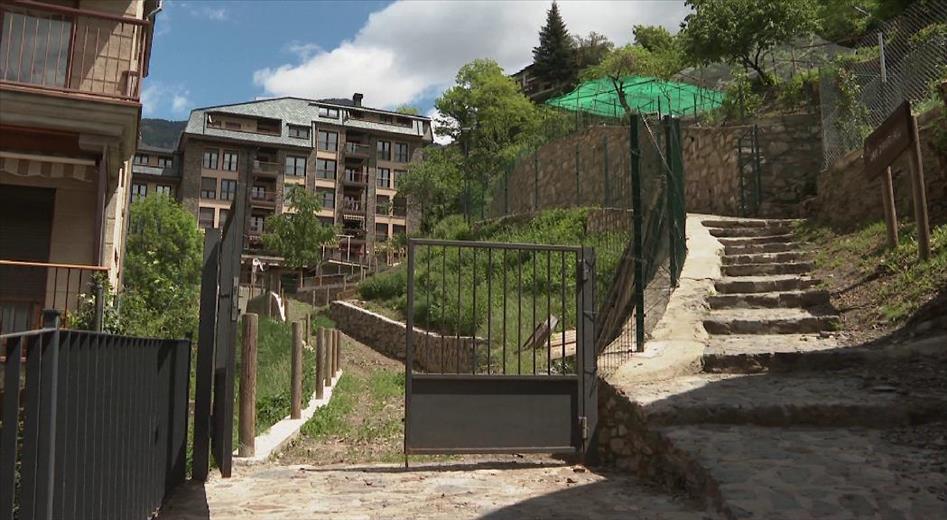 El nou parc infantil al Camp de Perot de Sant Julià de Lòria esta