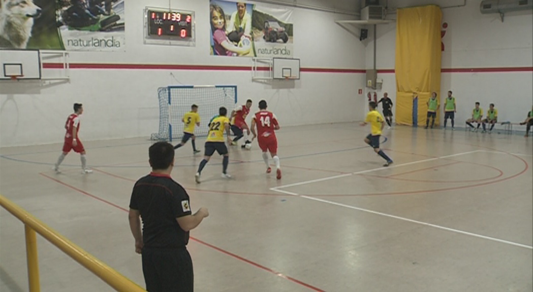 Primera derrota del Sant Julià de futbol sala a la lliga després d'un partit boig