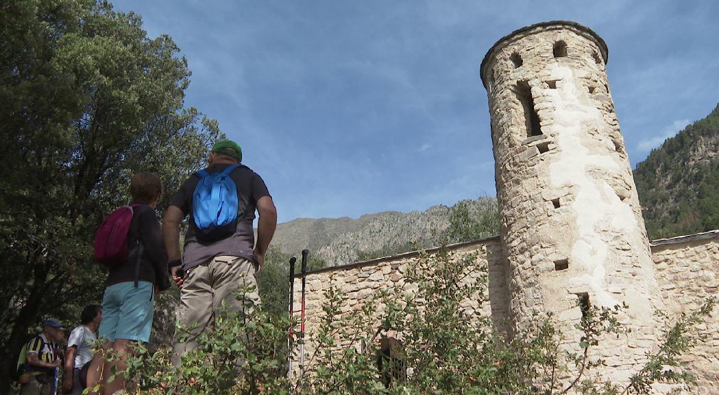 Sant Vicenç d'Enclar rep la primera visita guiada