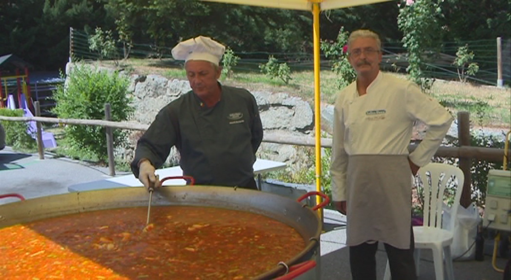 Santa Coloma celebra la missa solemne i la paella popular