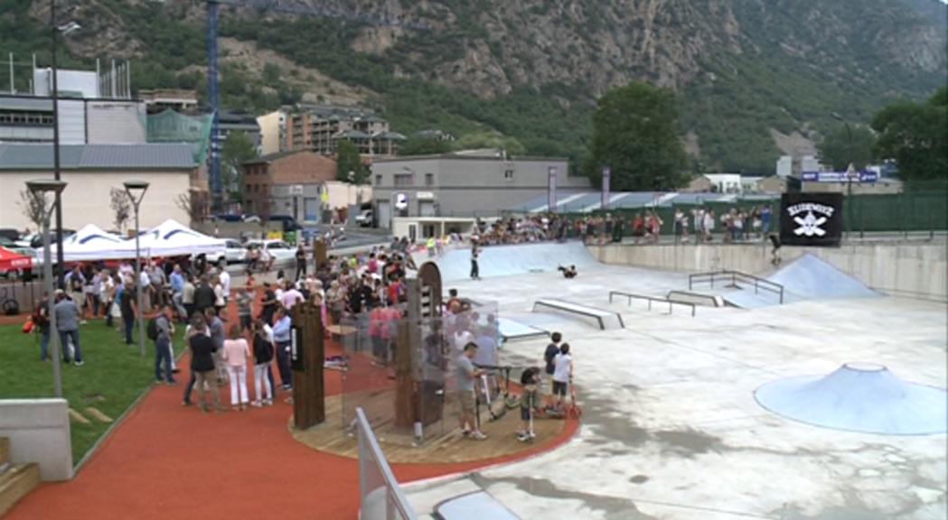 Santa Coloma estrena el nou parc de la Serradora amb un skate parc de 700 metres quadrats