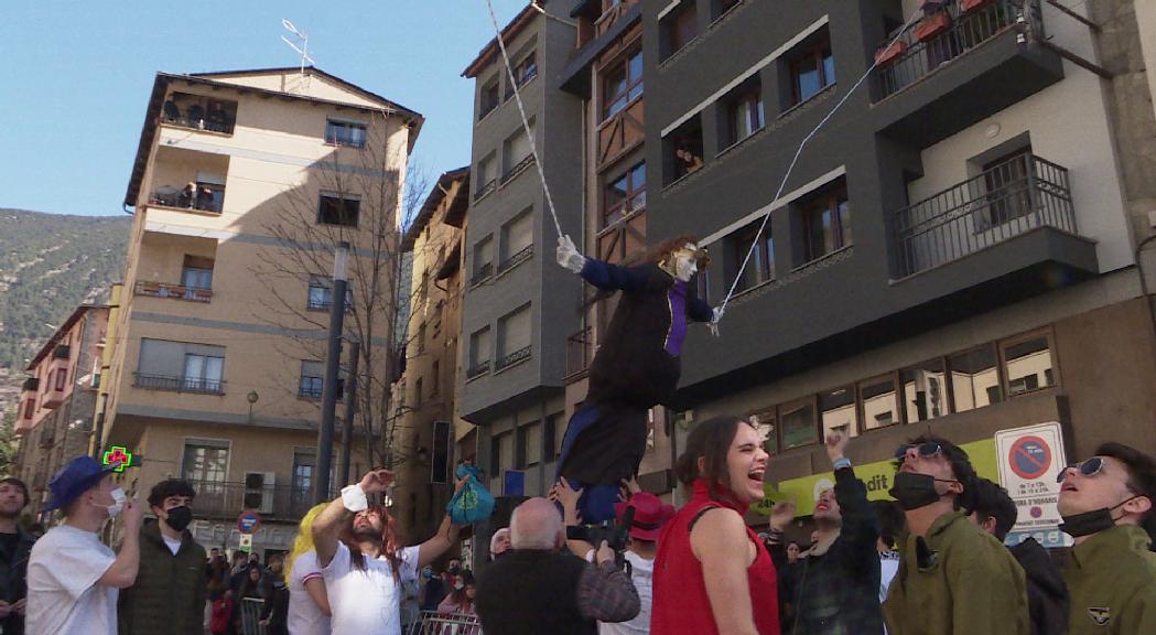 La sàtira s'apodera d'Encamp en l'inici del Carnestoltes