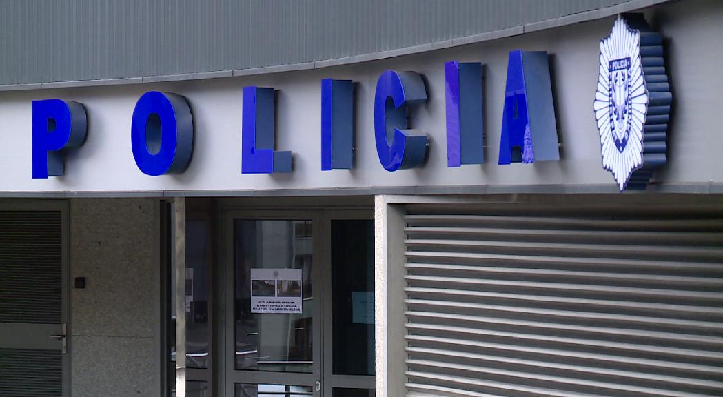 Seixanta policies reben una formació en serralleria forense