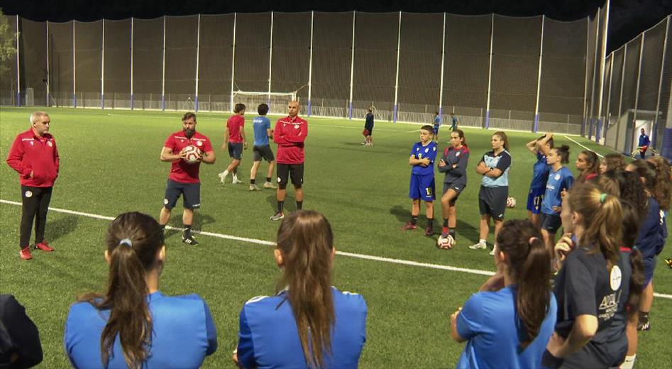 També en futbol, la selecció femenina torna a la co