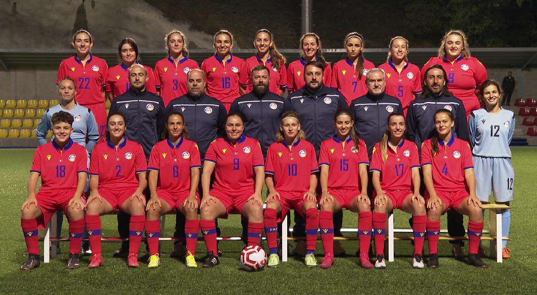 La selecció femenina de futbol prepara amb la màxima il·lusió la tornada després de 3 anys 