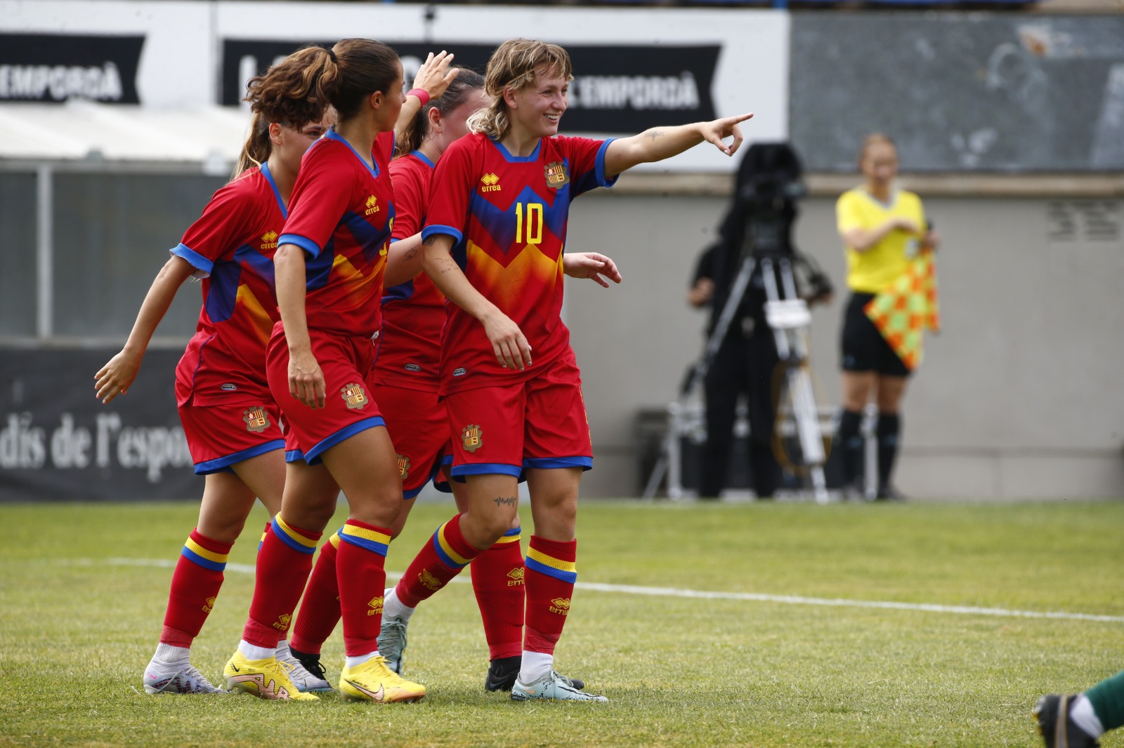 La selecció femenina guanya Aràbia Saudita (3-1)