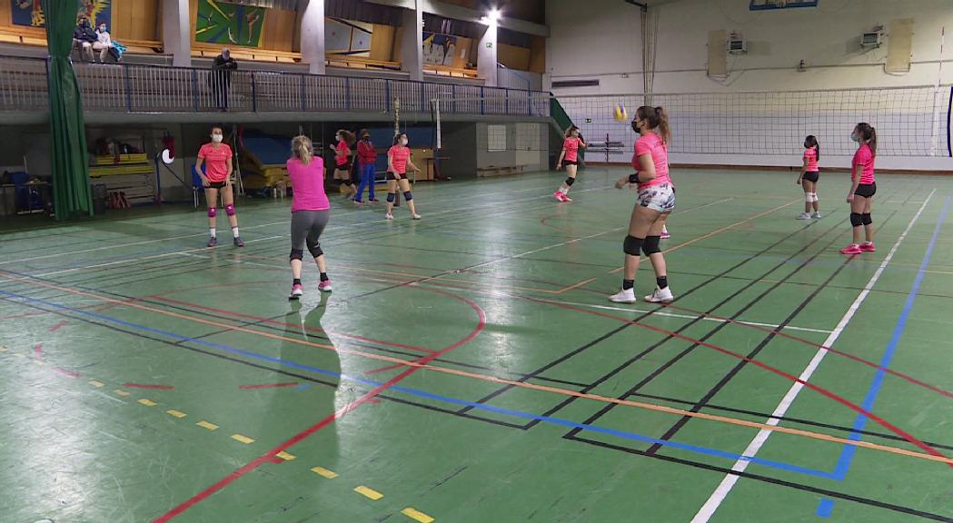 La selecció femenina de voleibol consolida un grup de jugadores molt prometedor