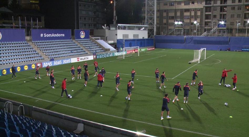 La selecció de futbol tancarà l'estada a Espanya amb un partit am