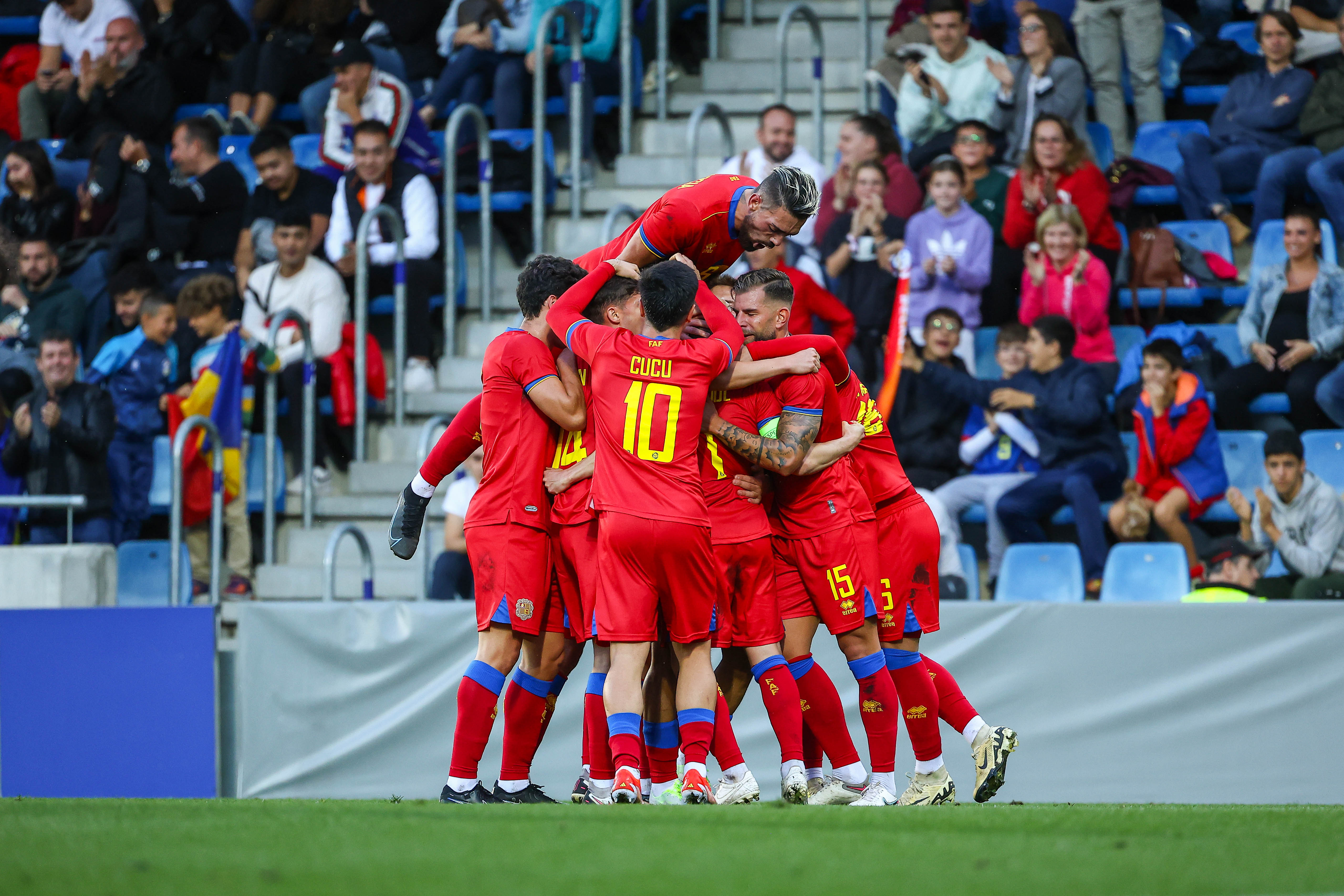 La selecció es treu l'espineta davant San Marino (2-0)