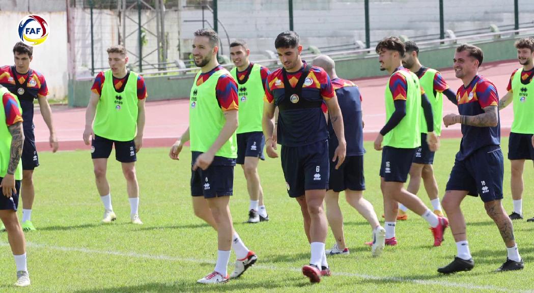 La selecció vol continuar progressant en el doble amistós a Algèria