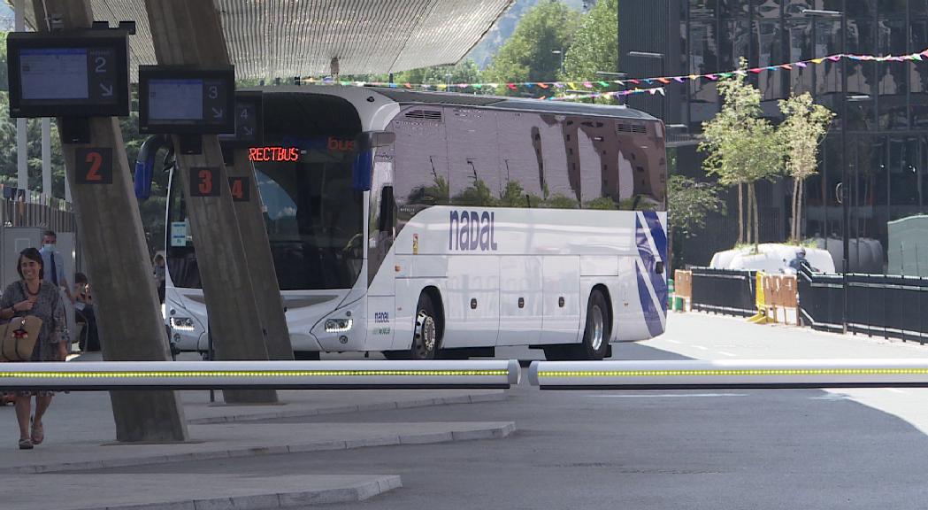 El servei de bus directe fins a Barcelona estudia ampliar les freqüències aquest setembre 