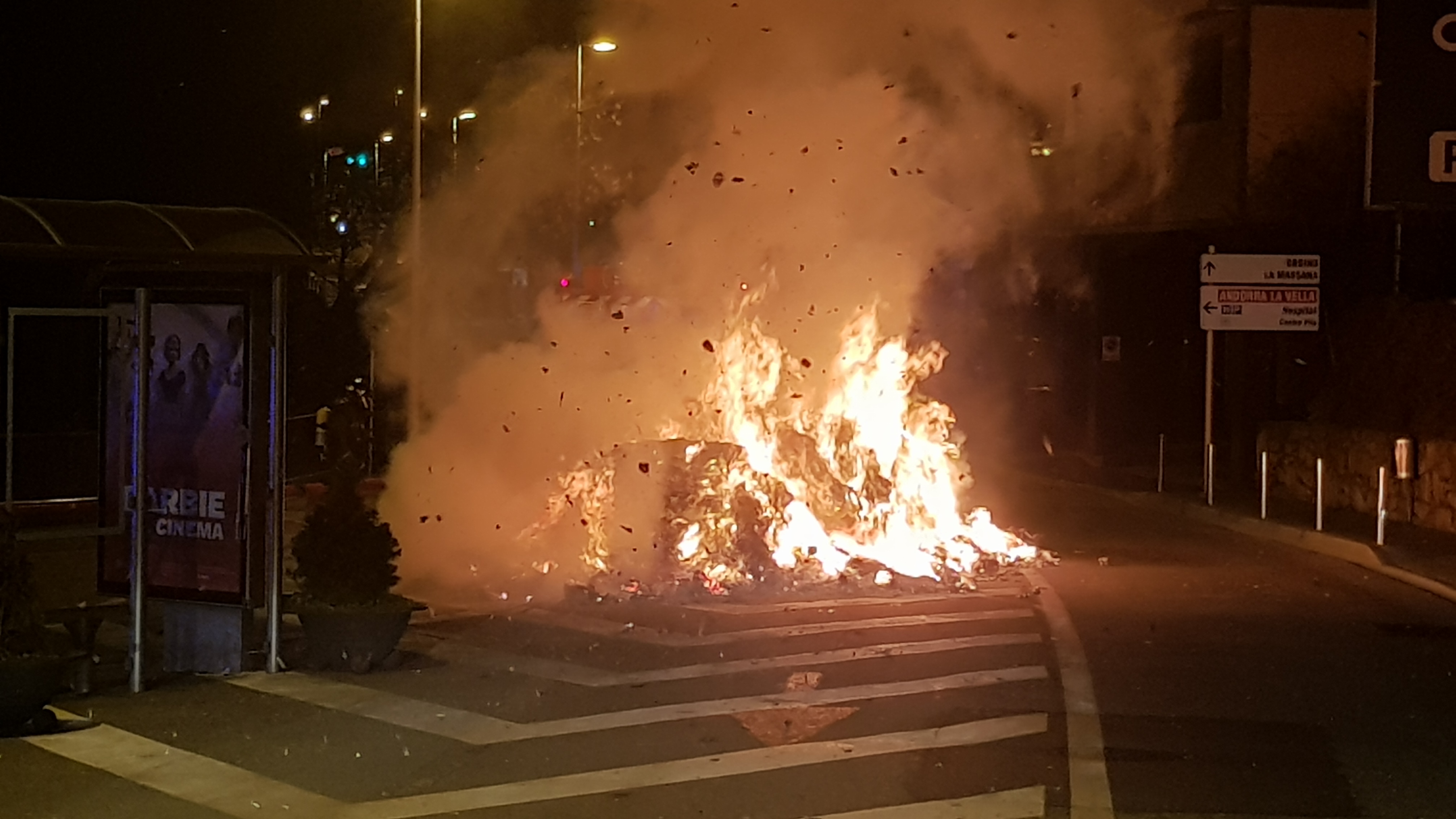 S'incendia un camió del servei de recollida d'escombraries