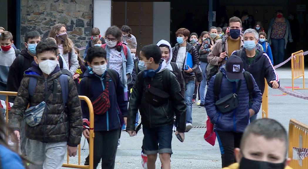 El sistema educatiu francès començarà el curs amb 3.700 alumnes i un pla amb diversos escenaris segons l'evolució de la Covid-19