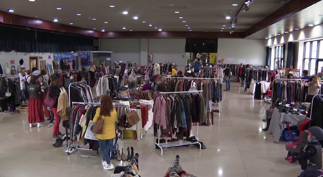 Solidaritat i 'fashion victims' al Vide Dressing de la Massana