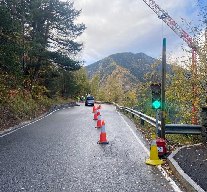 Tallada la carretera de Beixalís per l'aparició de noves esquerdes