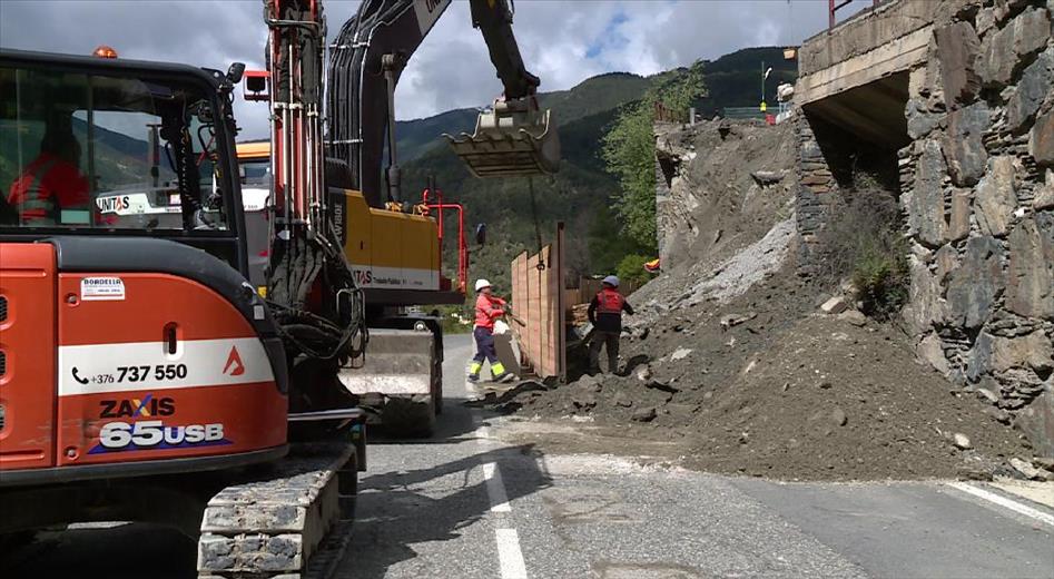 Les obres de reparació de la carretera de l'Aldosa després de l'e