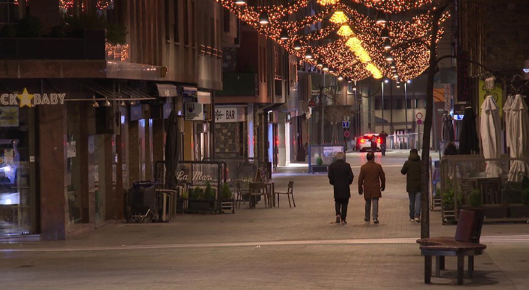 Tarda de Nadal en calma i amb poca gent al carrer 